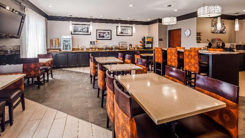 호텔 Best Western South Plains Inn & Suites