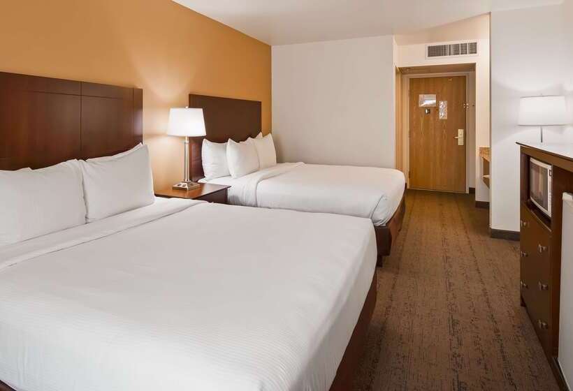 Отель Best Western Yellowstone Crossing