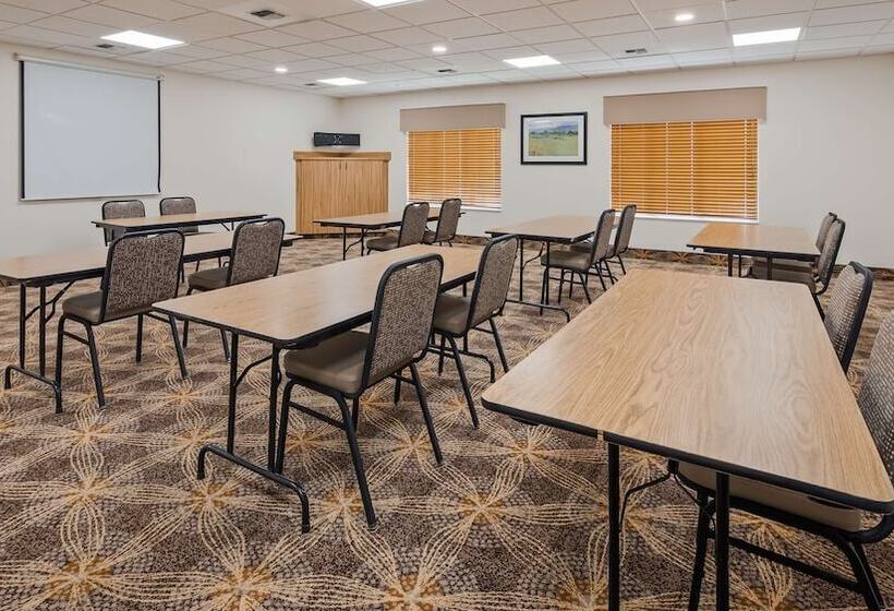 Отель Best Western Yellowstone Crossing