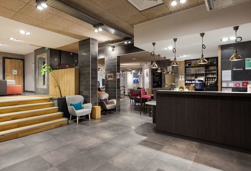 בית מלון כפרי Campanile Metz Nord  Talange