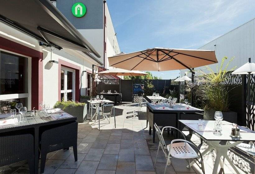 בית מלון כפרי Campanile Metz Nord  Talange