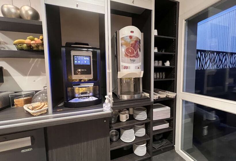 בית מלון כפרי Campanile Metz Nord  Talange