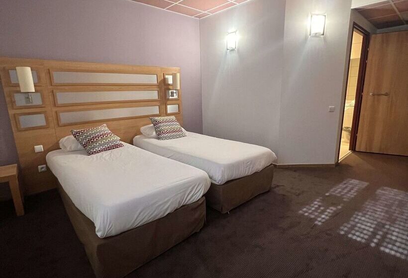 בית מלון כפרי Campanile Metz Nord  Talange