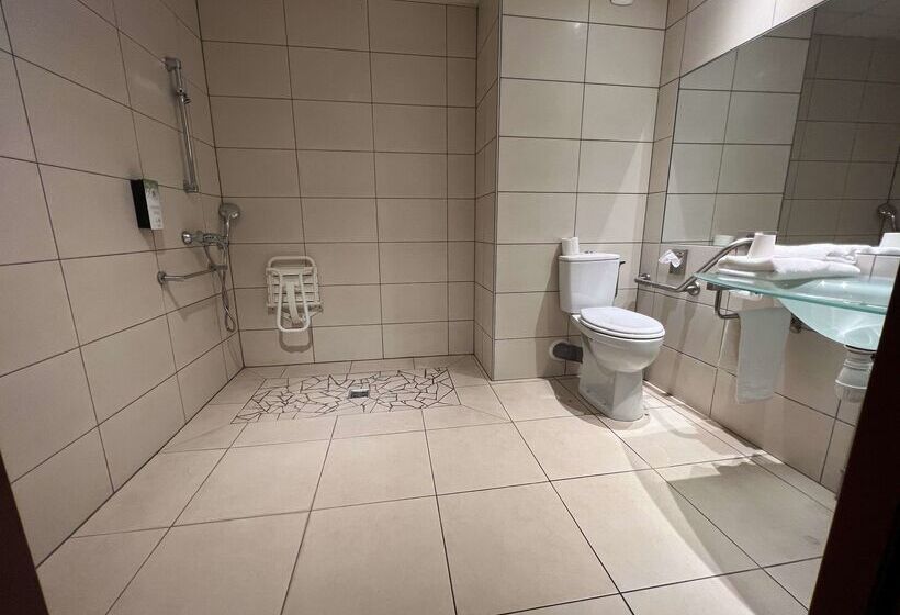 בית מלון כפרי Campanile Metz Nord  Talange