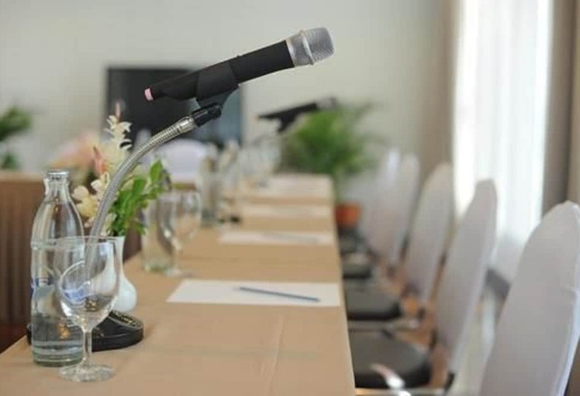 Hotel Cera Resort @ Cha Am