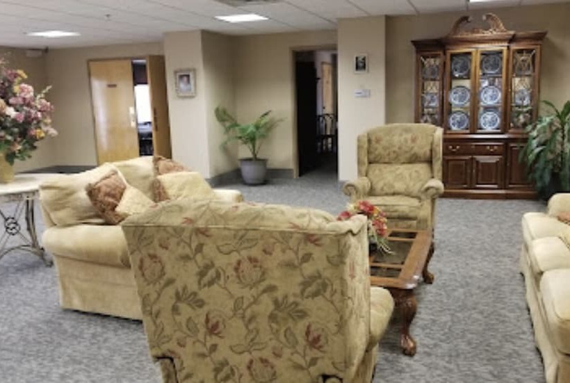 فندق Collins Inn & Suites