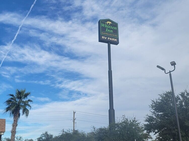 فندق Cotulla Whitten Inn