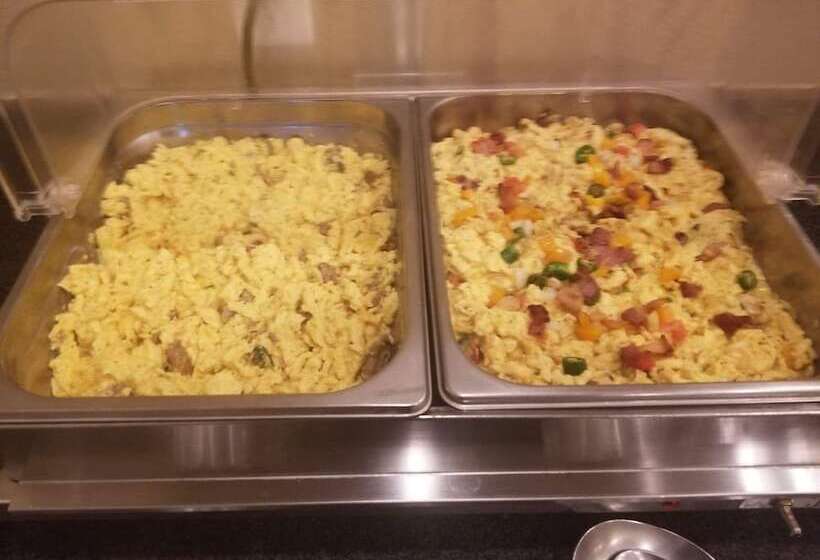 酒店 Cotulla Whitten Inn