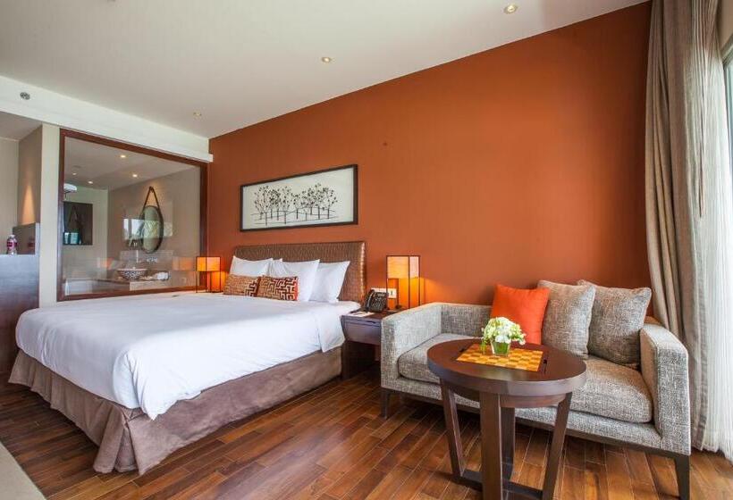 בית מלון כפרי Phuket Panwa Beachfront Resort