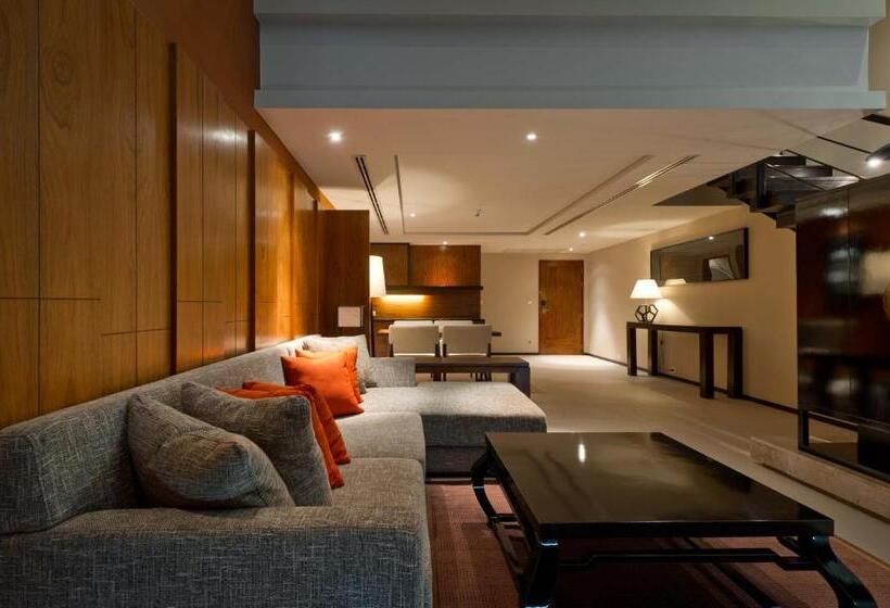 בית מלון כפרי Phuket Panwa Beachfront Resort