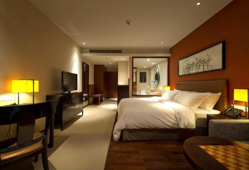 בית מלון כפרי Phuket Panwa Beachfront Resort