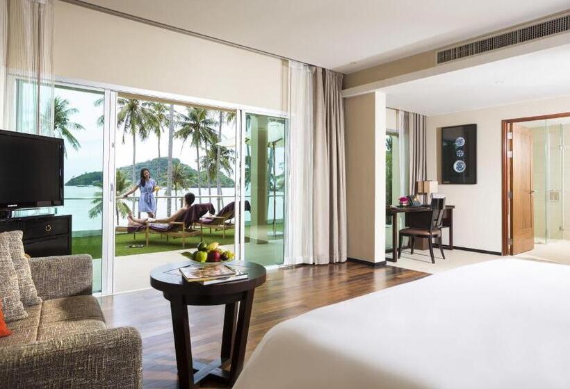 בית מלון כפרי Phuket Panwa Beachfront Resort