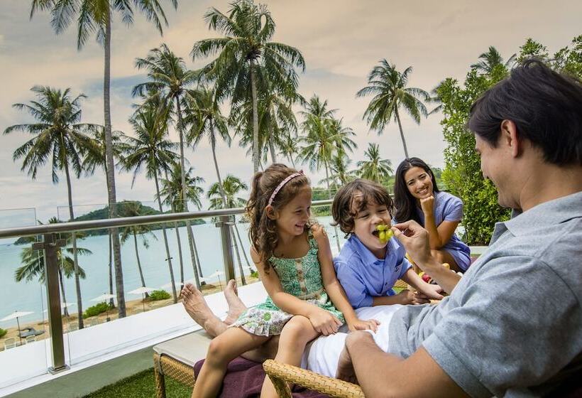 בית מלון כפרי Phuket Panwa Beachfront Resort