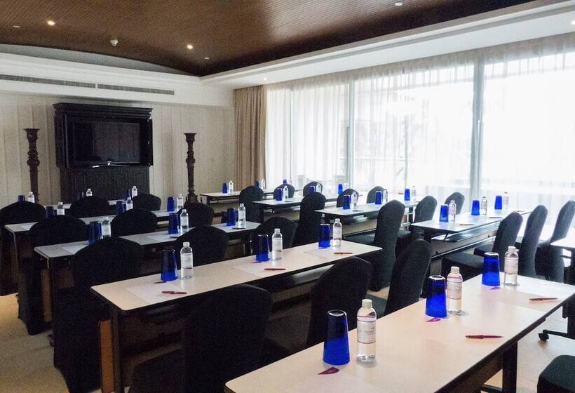 בית מלון כפרי Phuket Panwa Beachfront Resort