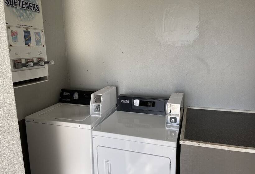 فندق Days Inn By Wyndham Gonzales