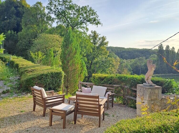 Logis Hotels Domaine Du Châtelard