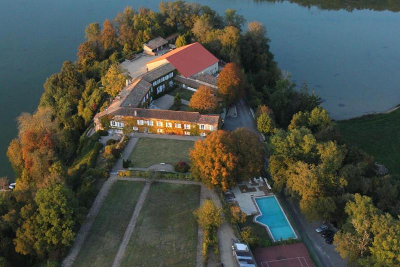 Logis Hotels Domaine Du Châtelard