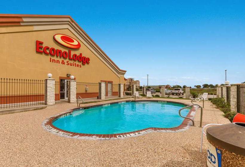 Отель Econo Lodge Inn & Suites Bridgeport