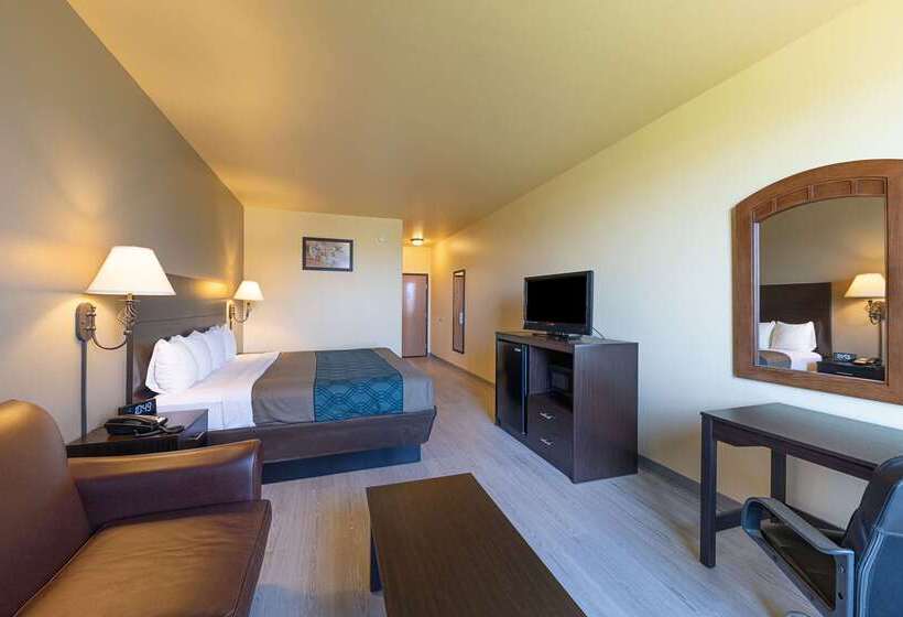 Отель Econo Lodge Inn & Suites Bridgeport