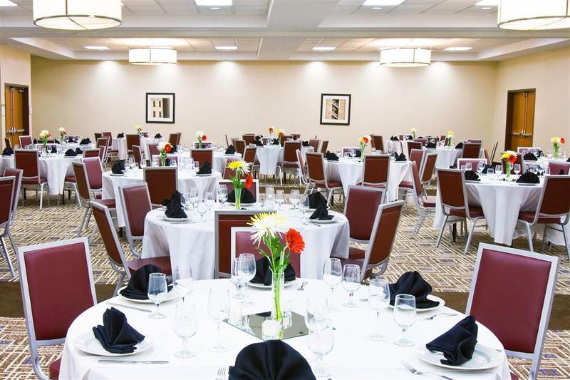 هتل Four Points By Sheraton Raleigh Durham Airport