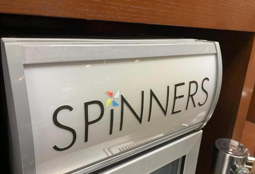 هتل Four Points By Sheraton Raleigh Durham Airport