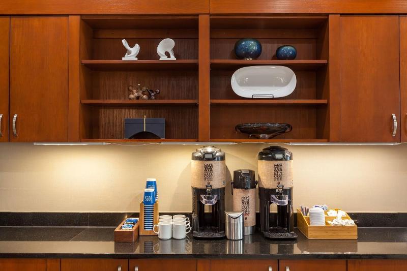 هتل Four Points By Sheraton Raleigh Durham Airport