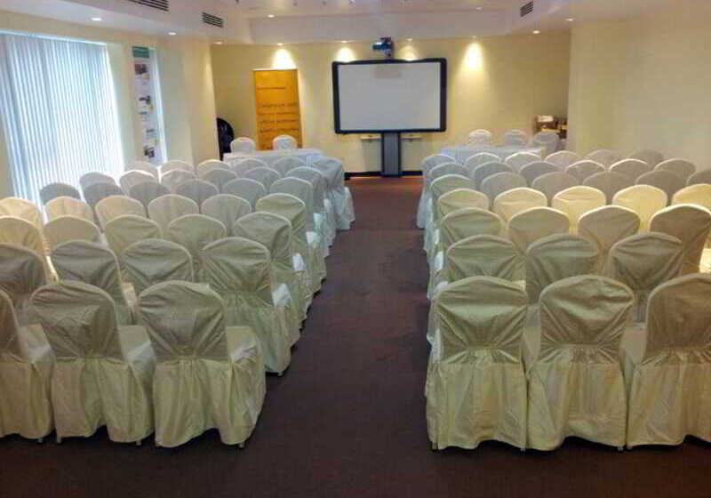 هتل Gokulam Park  Doha