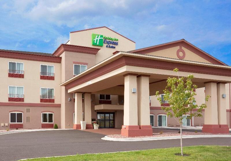 Holiday Inn Express Hotel & Suites Antigo, An Ihg