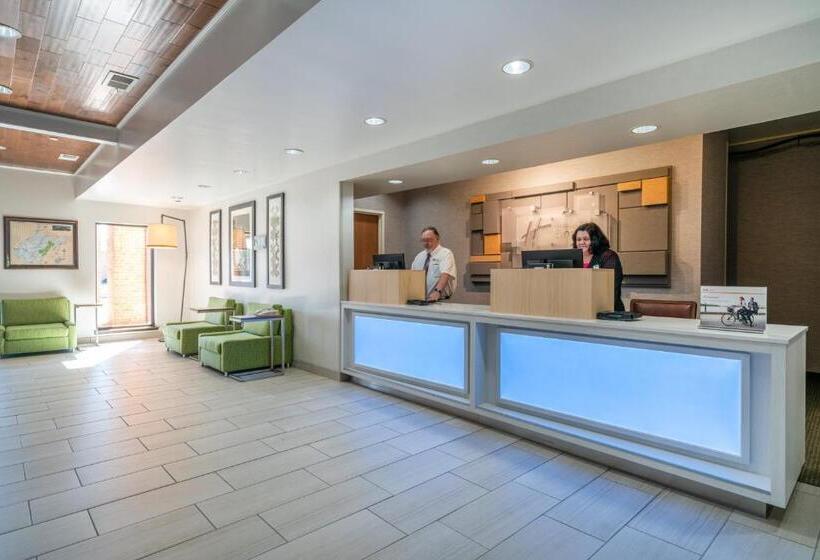 Holiday Inn Express Hotel & Suites Elkins By Ihg