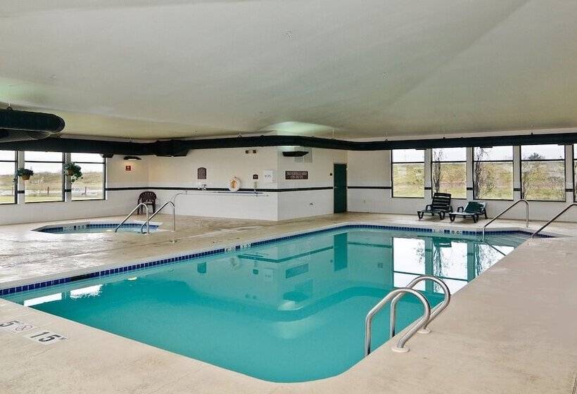 Holiday Inn Express Hotel & Suites Fort Atkinson, An Ihg