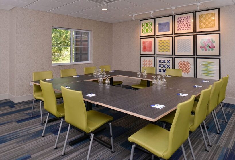 酒店 Holiday Inn Express And Suites Stevens Point By Ihg