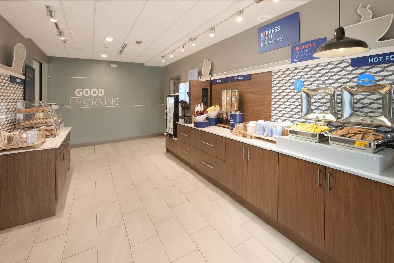 فندق Holiday Inn Express & Suites   Williamstown   Glassboro, An Ihg