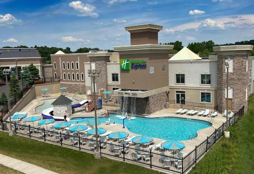هتل Holiday Inn Express Wisconsin Dells, An Ihg