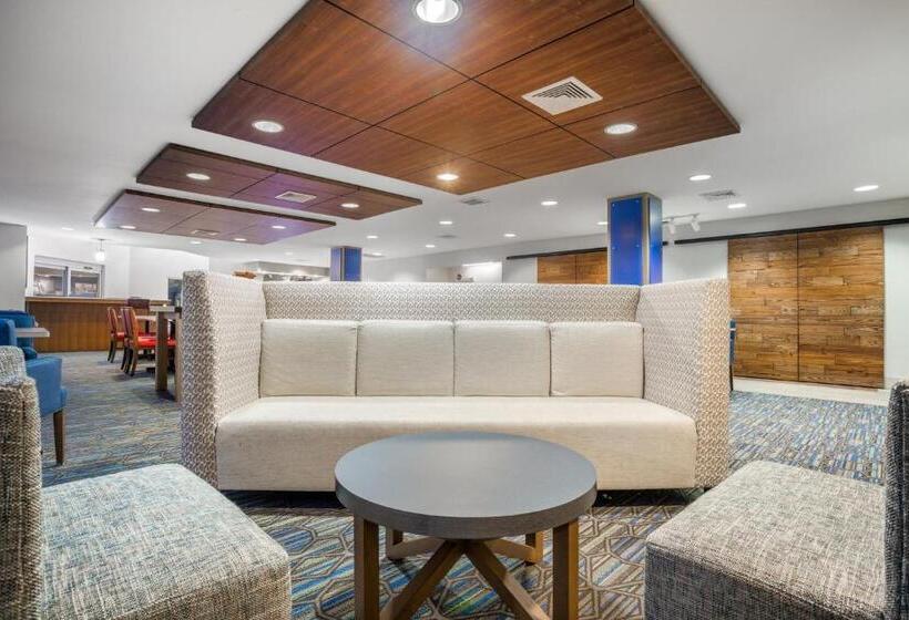 Отель Holiday Inn Express Wisconsin Dells, An Ihg