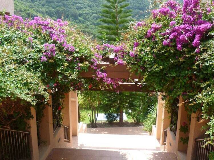 Отель Hôtel Cala Di Sole