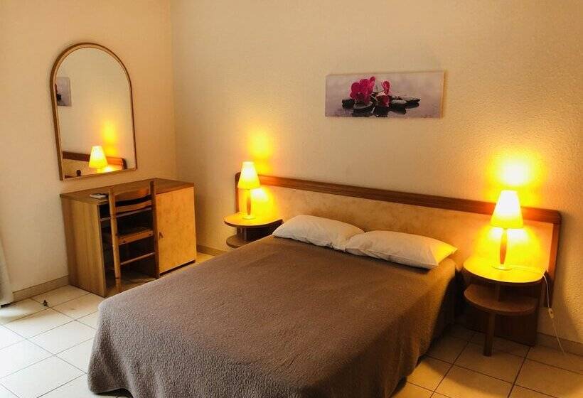 Отель Hôtel Cala Di Sole