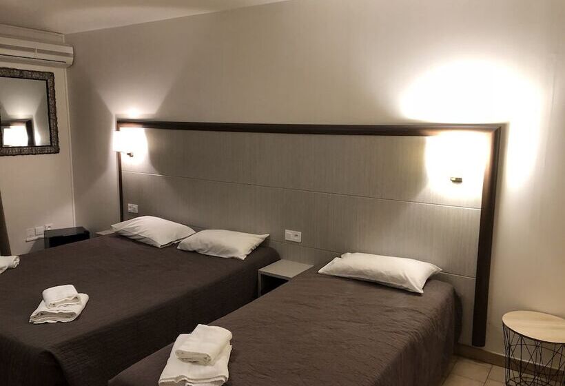 Отель Hôtel Cala Di Sole