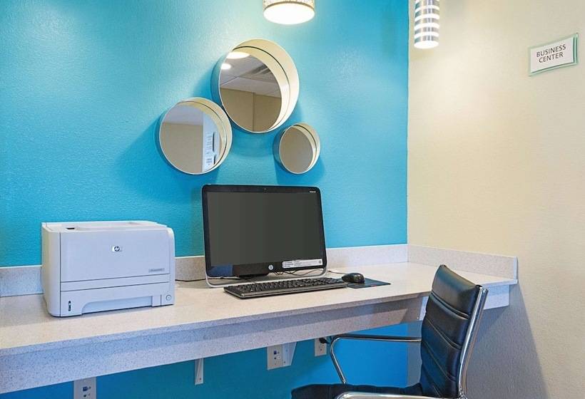 酒店 La Quinta By Wyndham Mathis