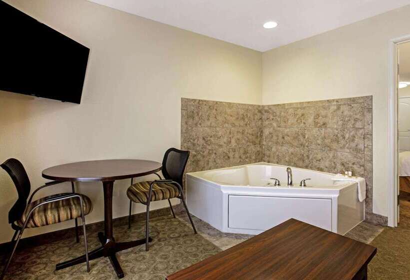 فندق La Quinta By Wyndham Bismarck