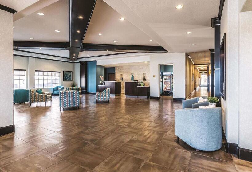 בית מלון כפרי La Quinta By Wyndham Dallas Grand Prairie South