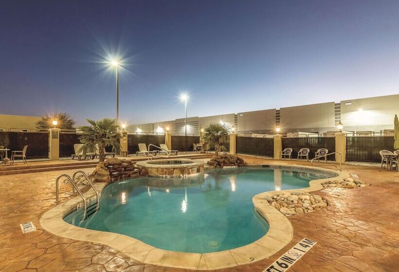 فندق La Quinta By Wyndham Dallas Grand Prairie South