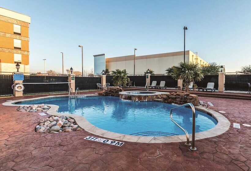 فندق La Quinta By Wyndham Dallas Grand Prairie South