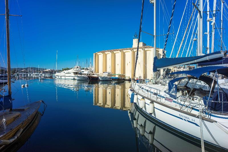 Отель Le Suffren