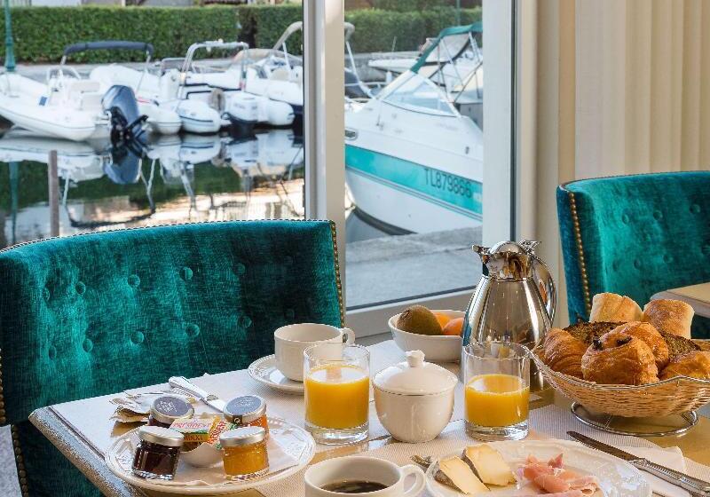 Отель Le Suffren