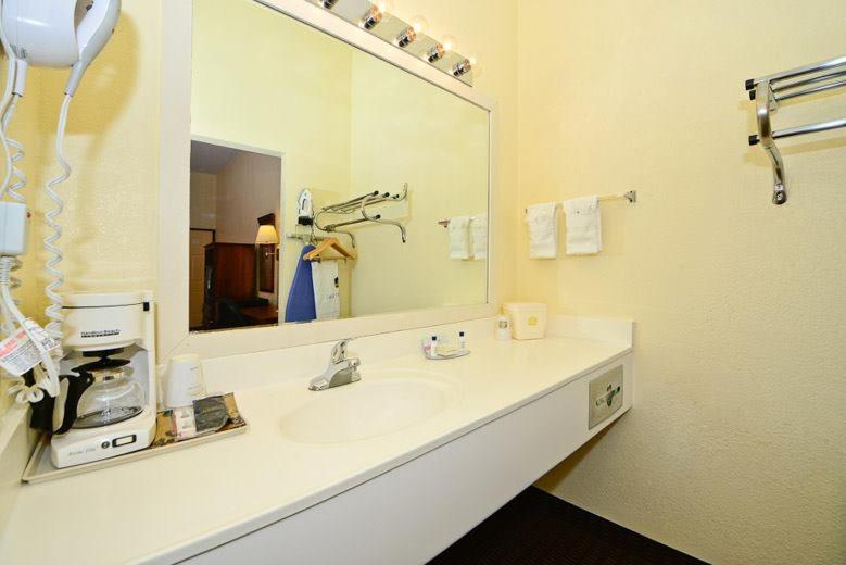 호텔 Manchester Heritage Inn & Suites