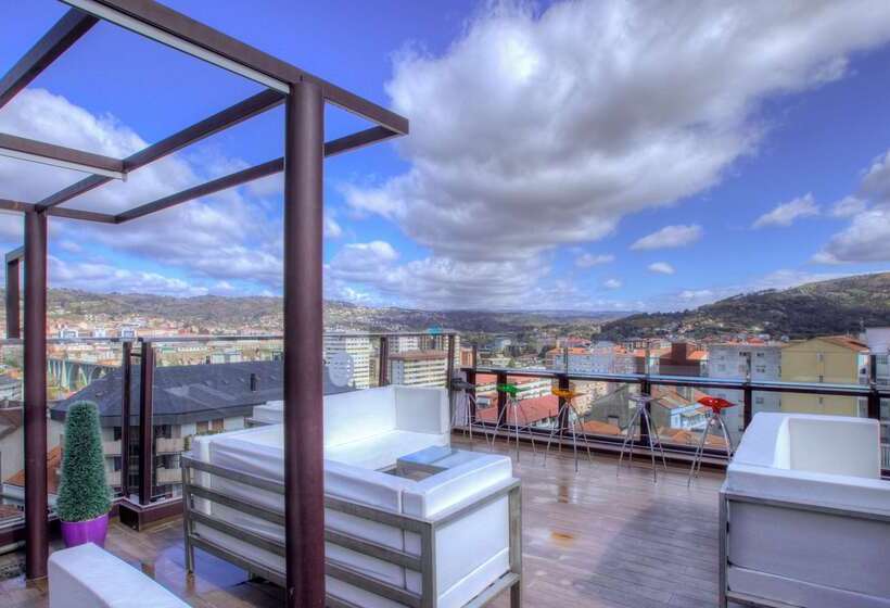 בית מלון כפרי NH Ourense