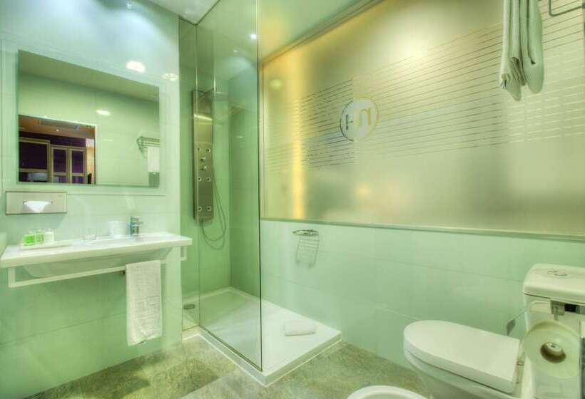 בית מלון כפרי NH Ourense