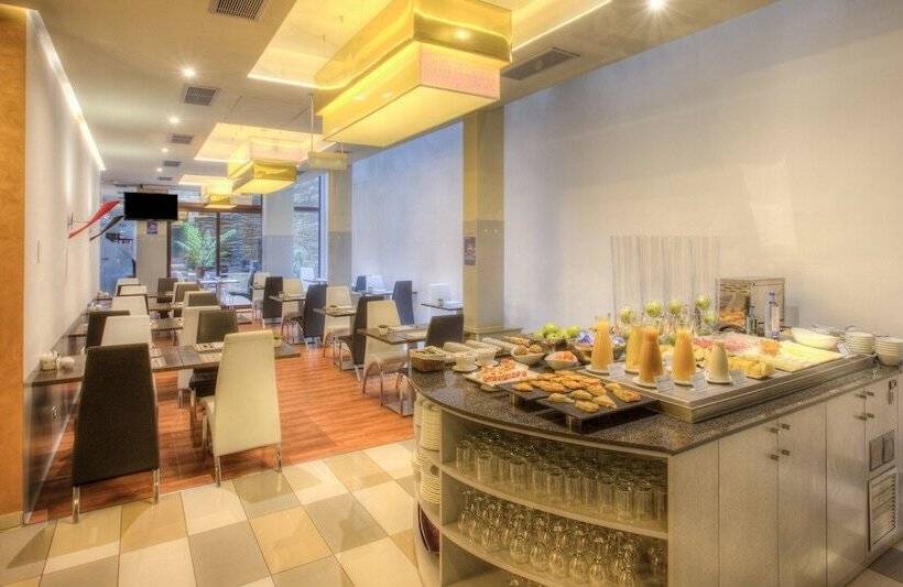 בית מלון כפרי NH Ourense