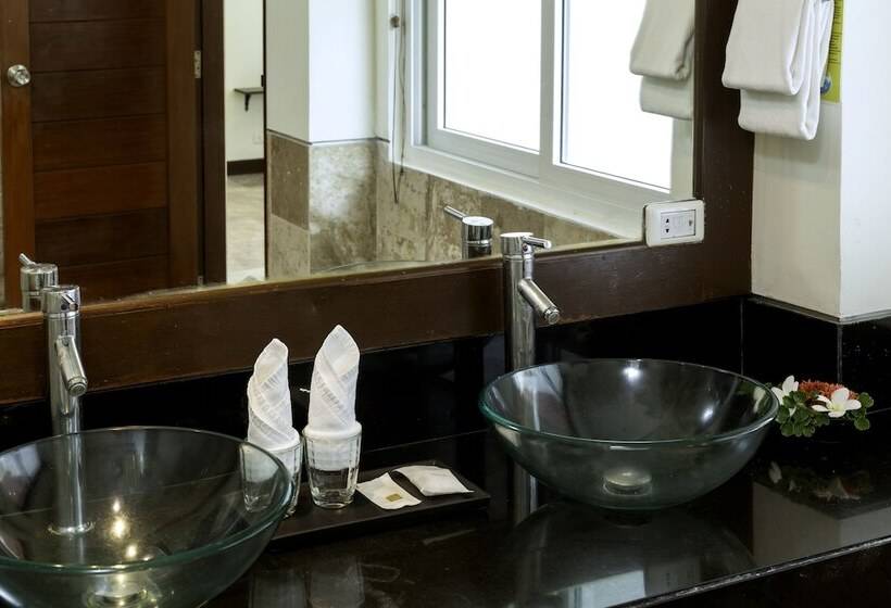 Отель Phunawa Resort Phuket Karon Beach   Sha Plus