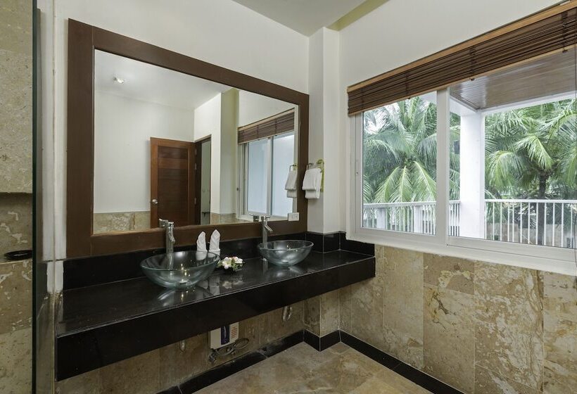 Отель Phunawa Resort Phuket Karon Beach   Sha Plus